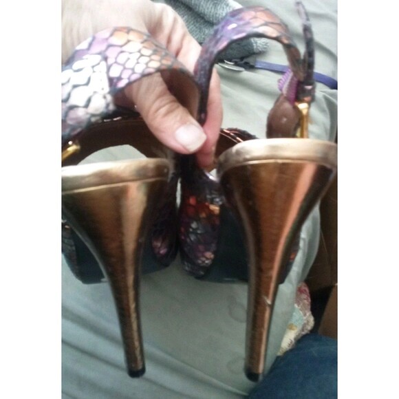 Women's Sarah Jayne Strappy Sandals Peep Toe Stiletto Heel Metallic sz 7.5M Read - Picture 4 of 7